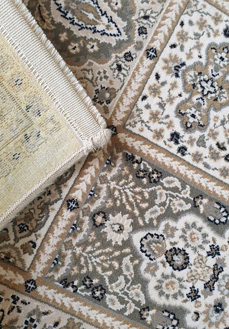 Brilliant / brown-beige - detail povrchu, podkladu i obšití